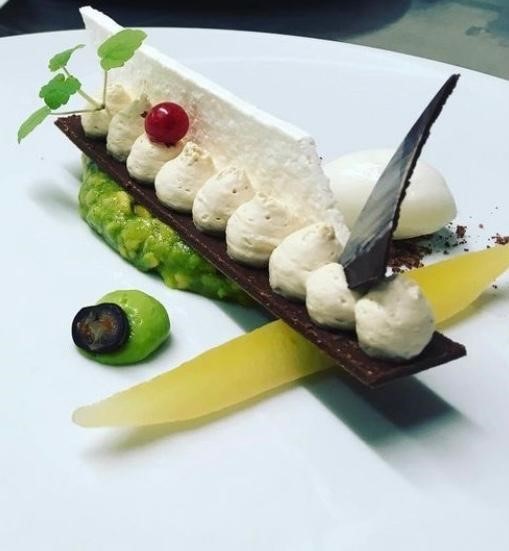 Recette de poire de terre pochée et son tartare avocat citron yuzu ganache chocolat blanc du Laurier Fleuri